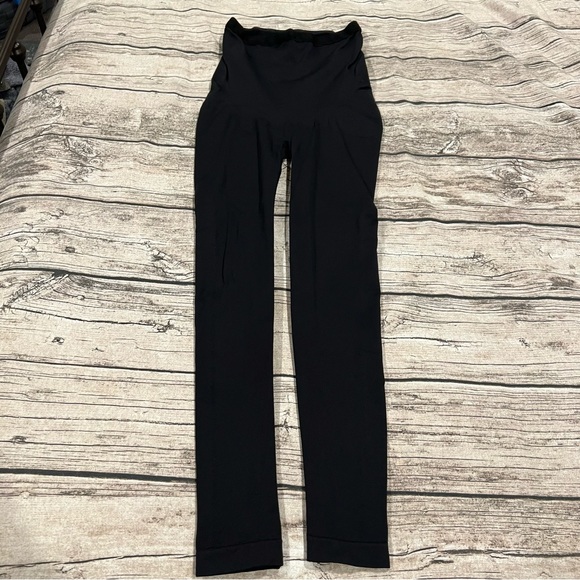 Assets by Spanx Over-The-Bump maternity Leggings Size Small (maternity) - Picture 1 of 6